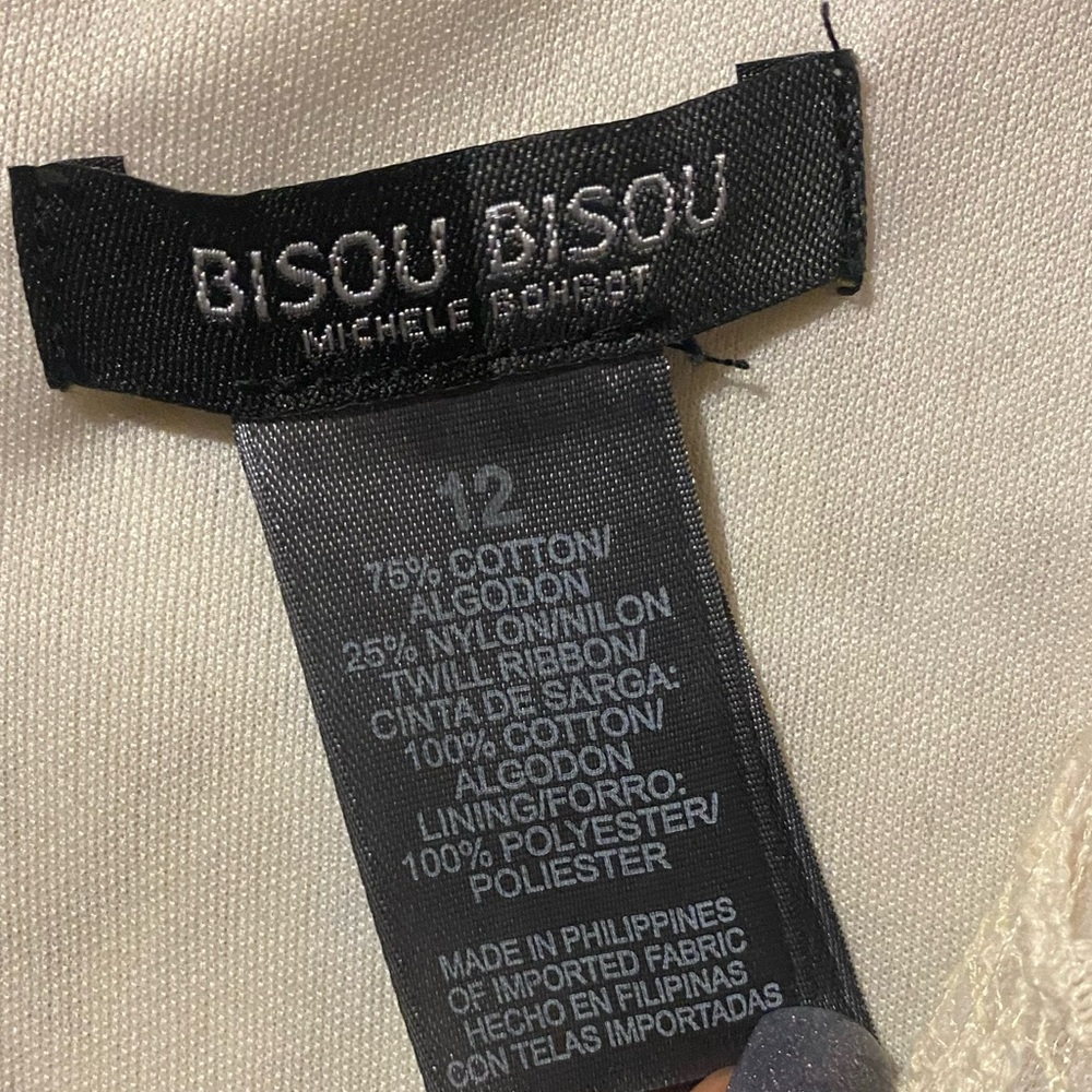 Off white, lace detail, floral, Bisou Bisou, size 12 - Picture 2 of 5